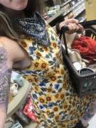 Casual Shopping Armpit Peek-A-Boo (F)