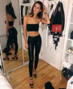 Facialize Jewish 23 Y.o.