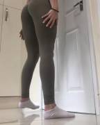 Wow. (X-Post /R/Girlsinyogapants)