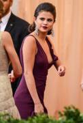 Selena Gomez Wardrobe Malfunction