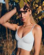 Charly Jordan Likes Crop Tops.