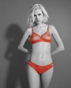 Julia Almendra By Manuel Obadia-Wills