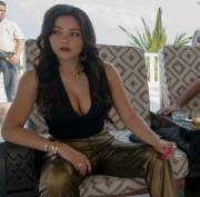 [Request] Who Does She Look Like?