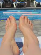 Happy Holidays R/Feet, Here's 100 (Mostly Feet) Pictures [Fj]