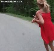 She Gets Rid Of Her Dress As She Rollerblades Away [Html5]