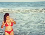 Wet Curvy Indian Babe Stripping Her Saree By The Beach!