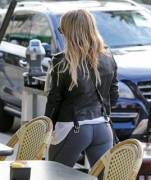 Hilary Duff In Leggings