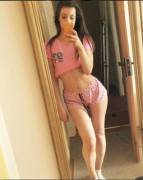 [Ig] Curvy English Gymbunny/Wannabe Model Takes Lots Of Mirror Selfies