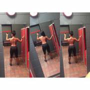 [Ig] Showing Off Her Back Progress In The Changing Room