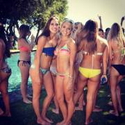 [Ig] Bikinis Everywhere (X-Post R/Irlgirls)