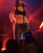 Jojo Getting Hot On Stage (X-Post From /R/Onstagegw)