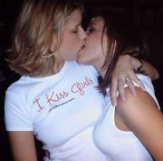 Girl Kiss...she Does Indeed