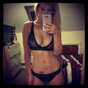 Sexy Blondie (Jessica Davies)