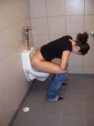 She's Got A Nice Wide Stance, But The Hover Should Be A Bit Further Away....