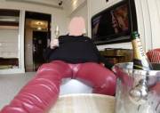 [M][Oc] Latex, Fancy Hotel Room In Singapore, And Nice Bottle Of Champagne