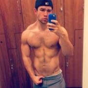 Bros Looking Good (X-Post /R/Menslockerroom)