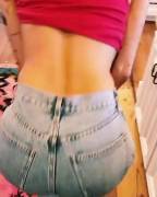 Miley Wants Us To Suck And Jerk Each Other While She Shakes Her Ass