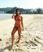 Arab Girl In Bikini (1 Mic)