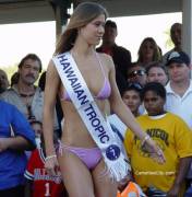 Miss Hawai Babe Posing For You. Simple The Best!!