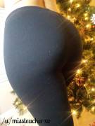 It's Christmas In July When You See A Pawg In Yoga Pants! [Contest]