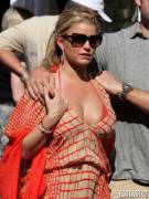 Jessica Simpson, Right?