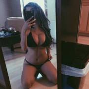 Vicki Li With Lots Of Cleavage