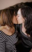 Bea And Lenore Kiss.
