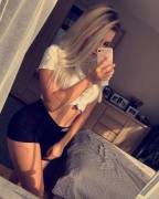 Upvote For Free Full Body Nude In Your Dm :) Comment Below So You Can Recive Message ...