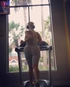 Jessica Kylie On A Treadmill Ass Got A Lot Of Movement