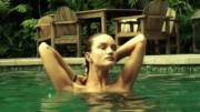 Rosie Huntington-Whitely, Naked In The Water