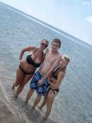 He's Shunning Righty