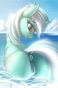 Lyra Heartstrings Bathing (Artist:fshydale)