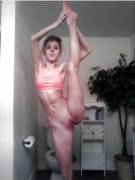 Flexible Nubile Blonde Teen Lifts Her Left Leg...