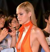 Nicola Peltz Sideboob