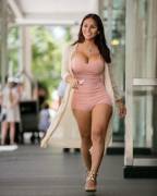 Enjoy A Post From Our Partner Sub /R/Latinacuties