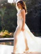 Kate Beckinsale In A White Dress