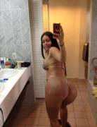 Big Butt Selfie