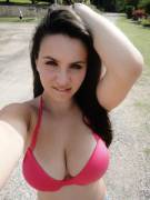 Holding Her Hair... X-Post From /R/Randomsexiness