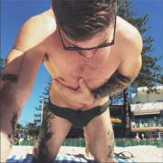 This Guy's Selfie At The Beach