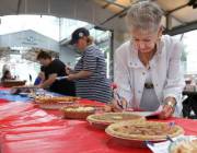 Innocent Hotty Gives Alice's Warm Sweet Pie A Close Inspection