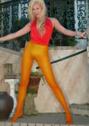 Mature Seamless Yellow Pantyhose (X/Post R/Fedlegs)