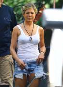 Jennifer Aniston, Pokie Queen