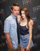 Selena Gomez (5 Pics)