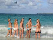 Some Girls Simply Don't Know How To Moon Properly