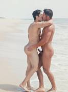 Someone's Enjoying Himself... (X-Post /R/Menkissing)