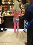 I Just Spotted This Amazing Bimbo At The Cafeteria Of The Airport! She's Awesome