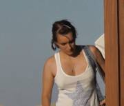 Nice Ripple Between Braless Tits Bouncing Under Her Tanktop