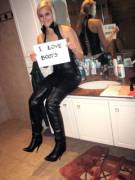 Countertop [/R/ Bootfetish]