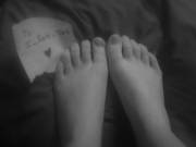 First Pic Of My {F}Eet :D