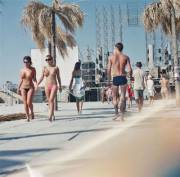 Can't Resist But Look